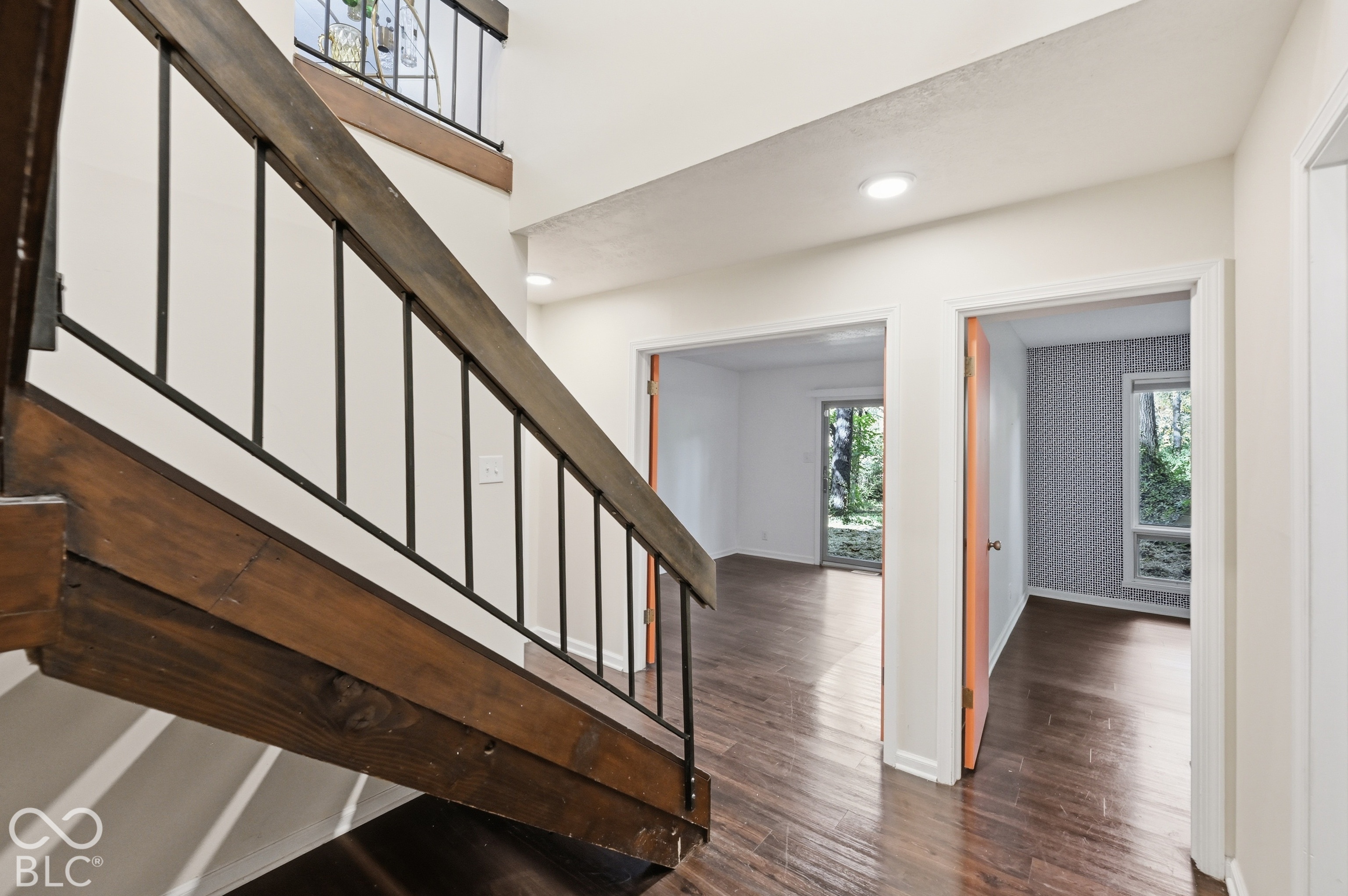 252 W Beverly Drive