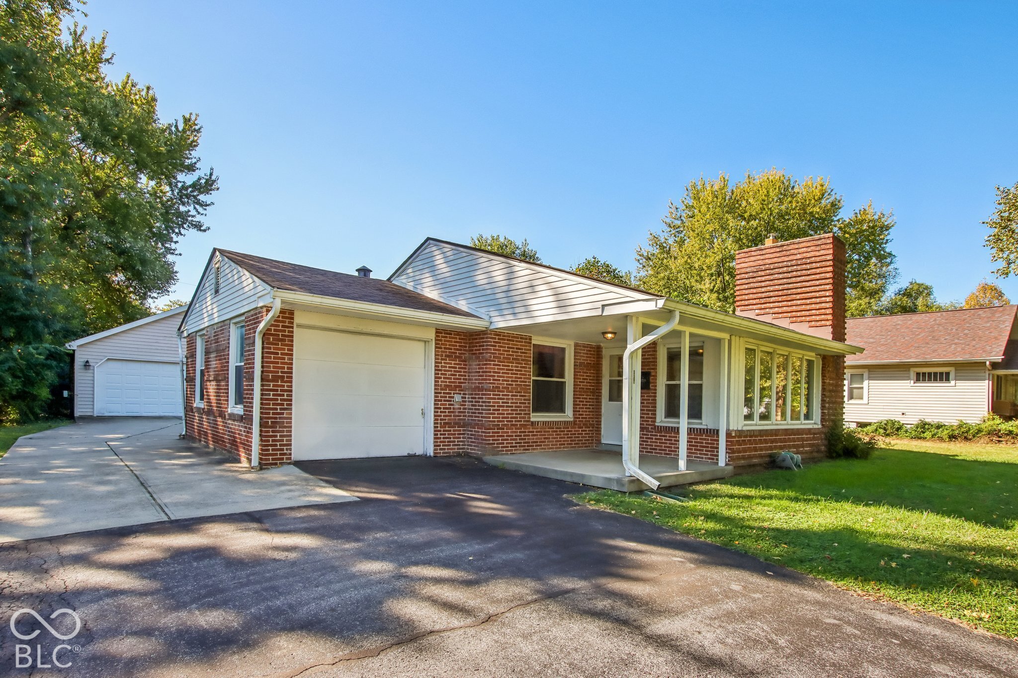 1739 E Loretta Drive