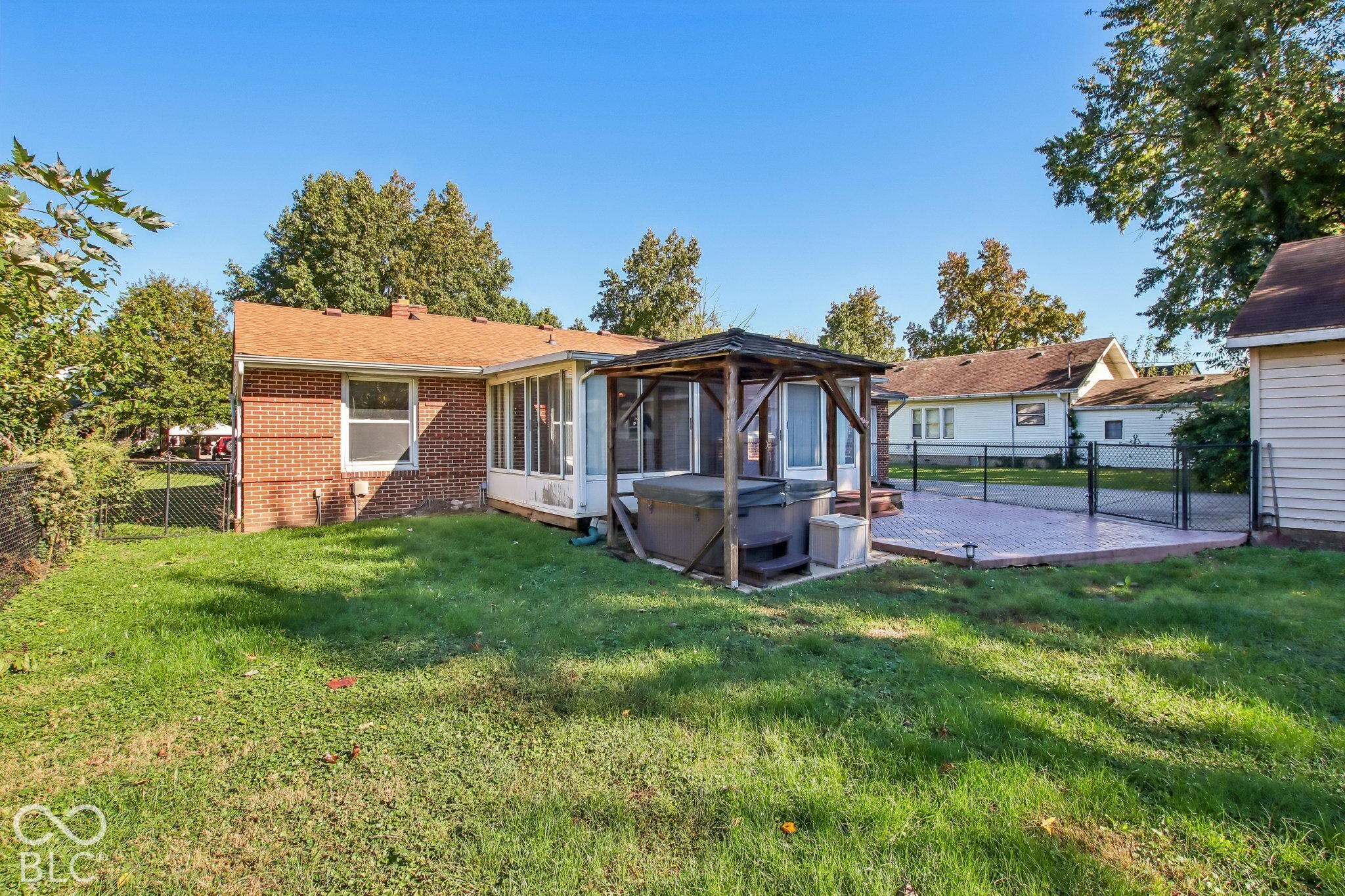 1739 E Loretta Drive