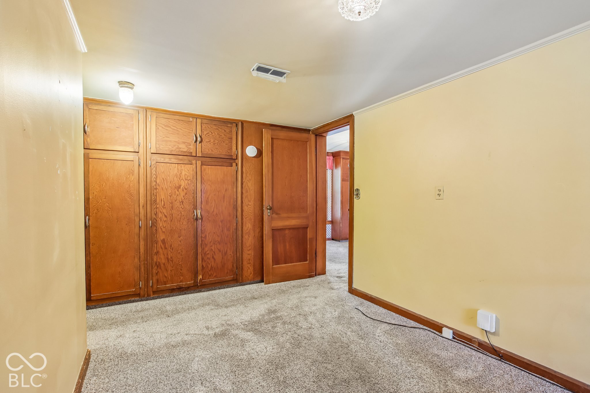 1739 E Loretta Drive