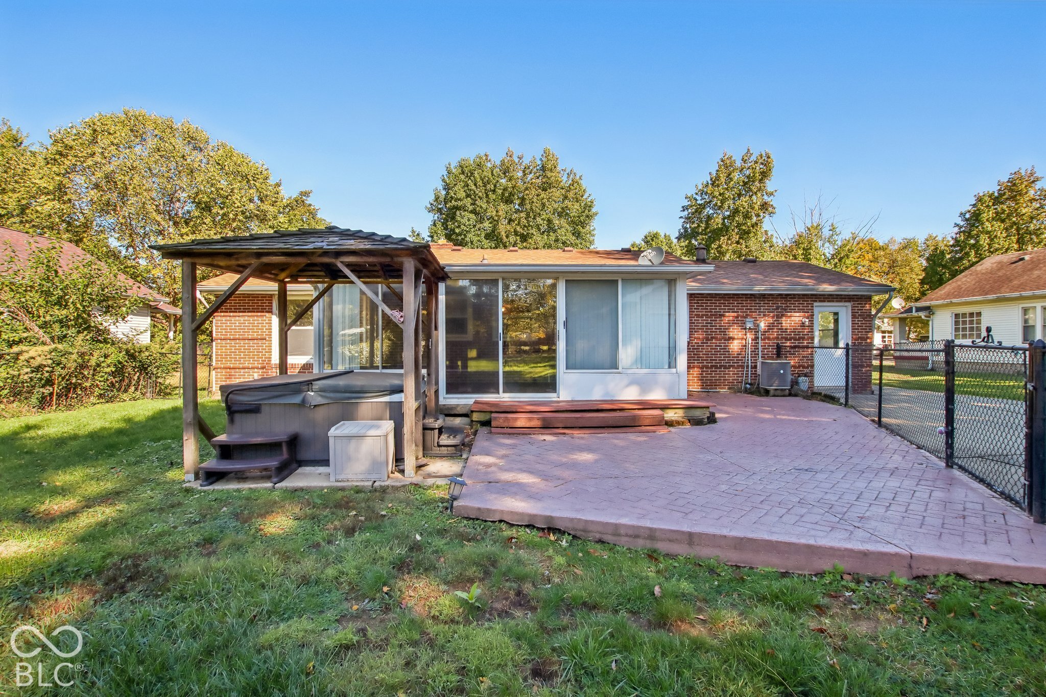 1739 E Loretta Drive