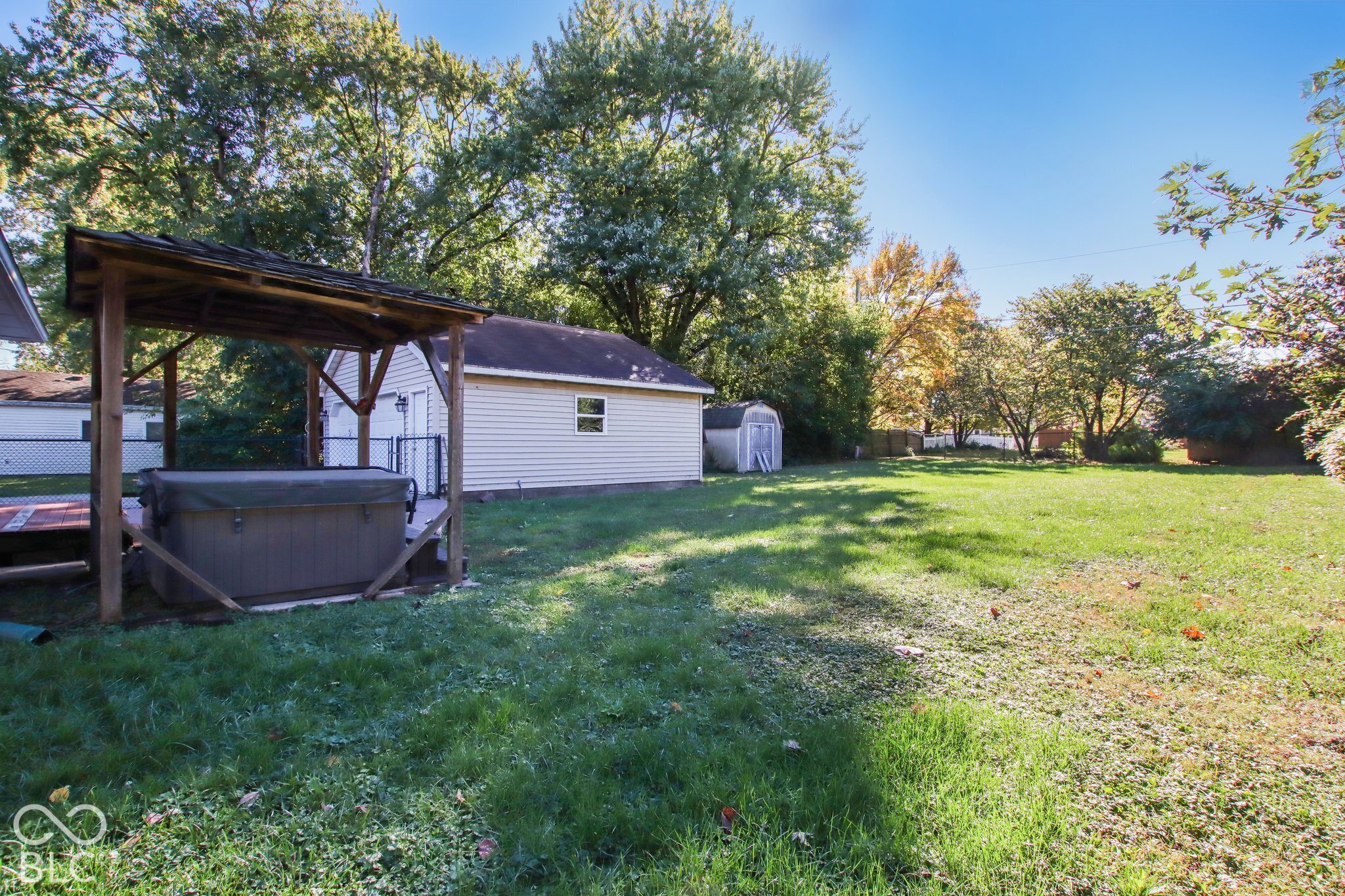 1739 E Loretta Drive