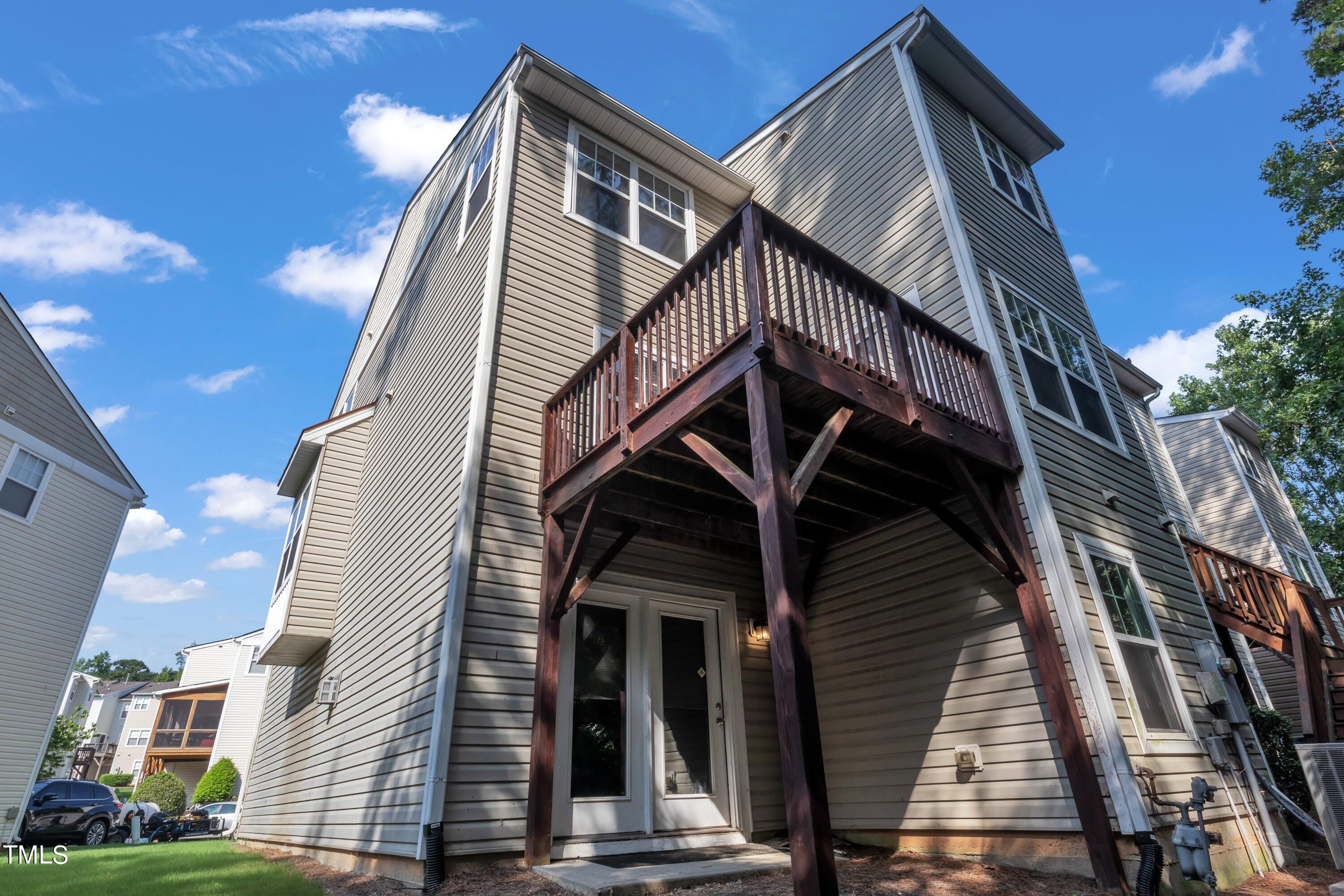 140 Darley Dale Loop