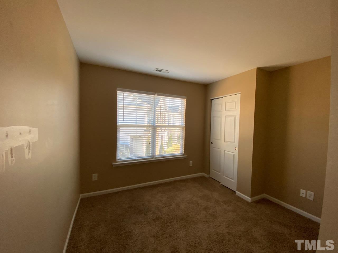 100 Stratford Lakes Drive