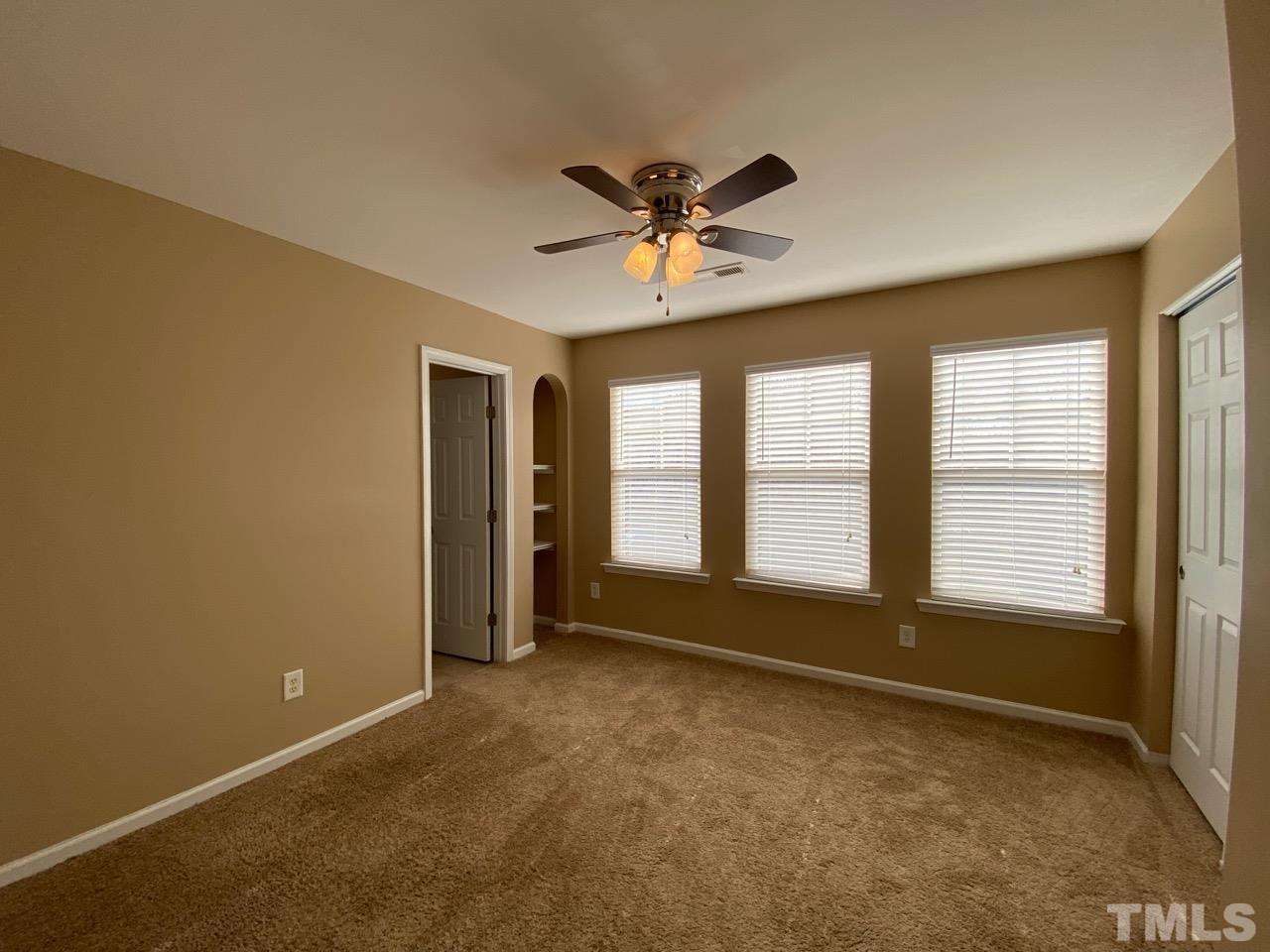 100 Stratford Lakes Drive
