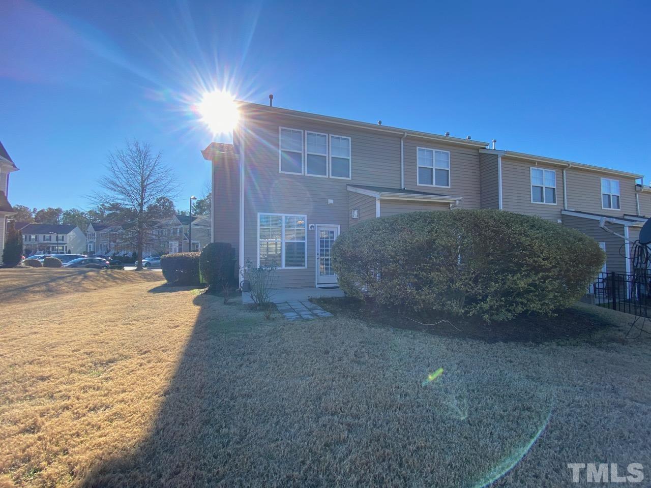 100 Stratford Lakes Drive