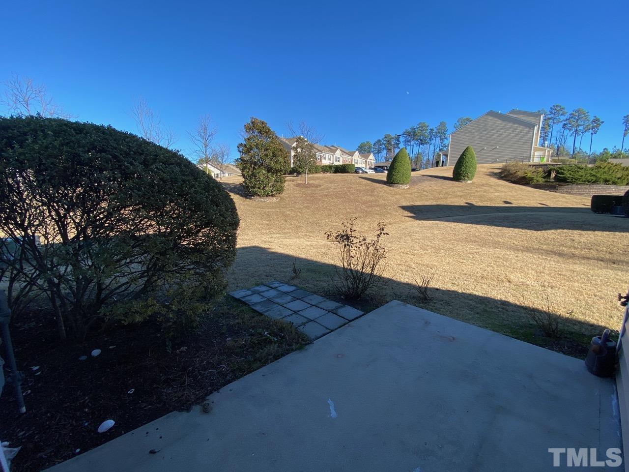 100 Stratford Lakes Drive