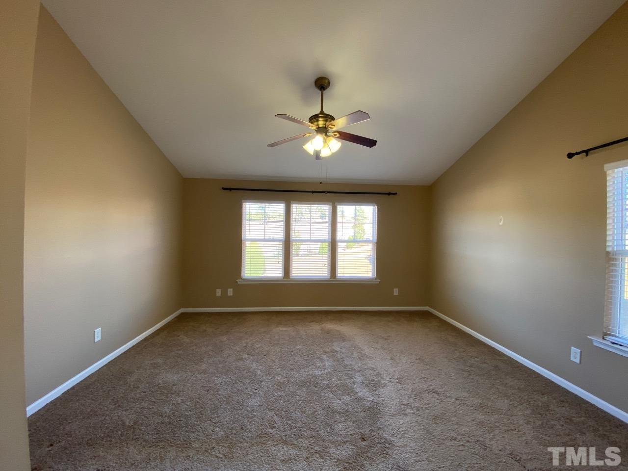 100 Stratford Lakes Drive