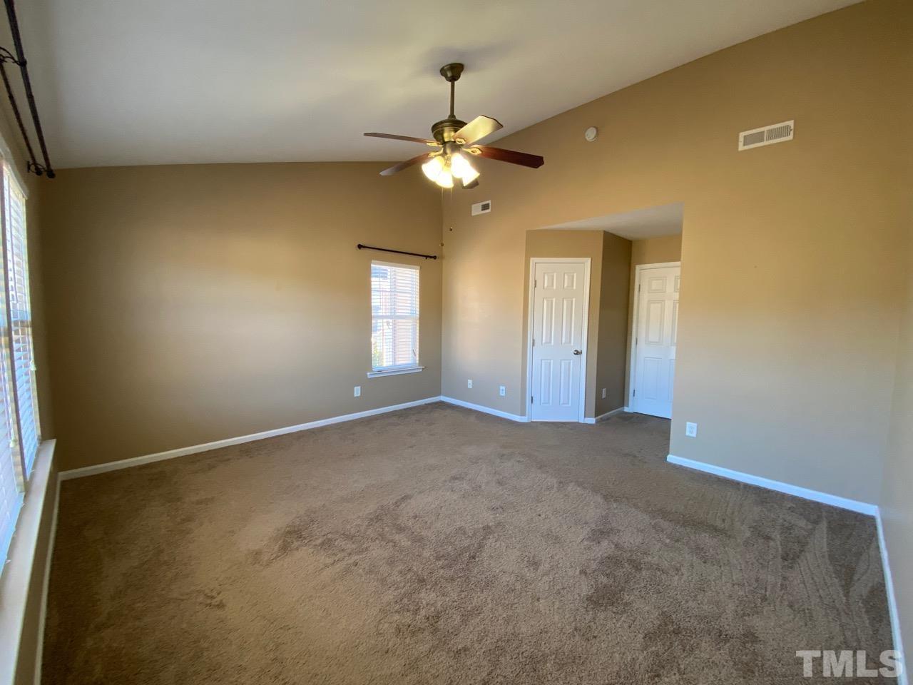 100 Stratford Lakes Drive