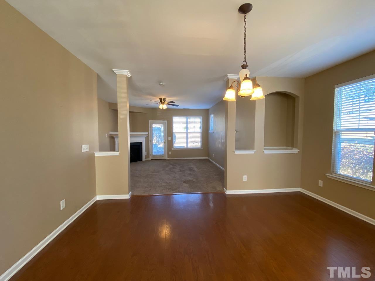 100 Stratford Lakes Drive