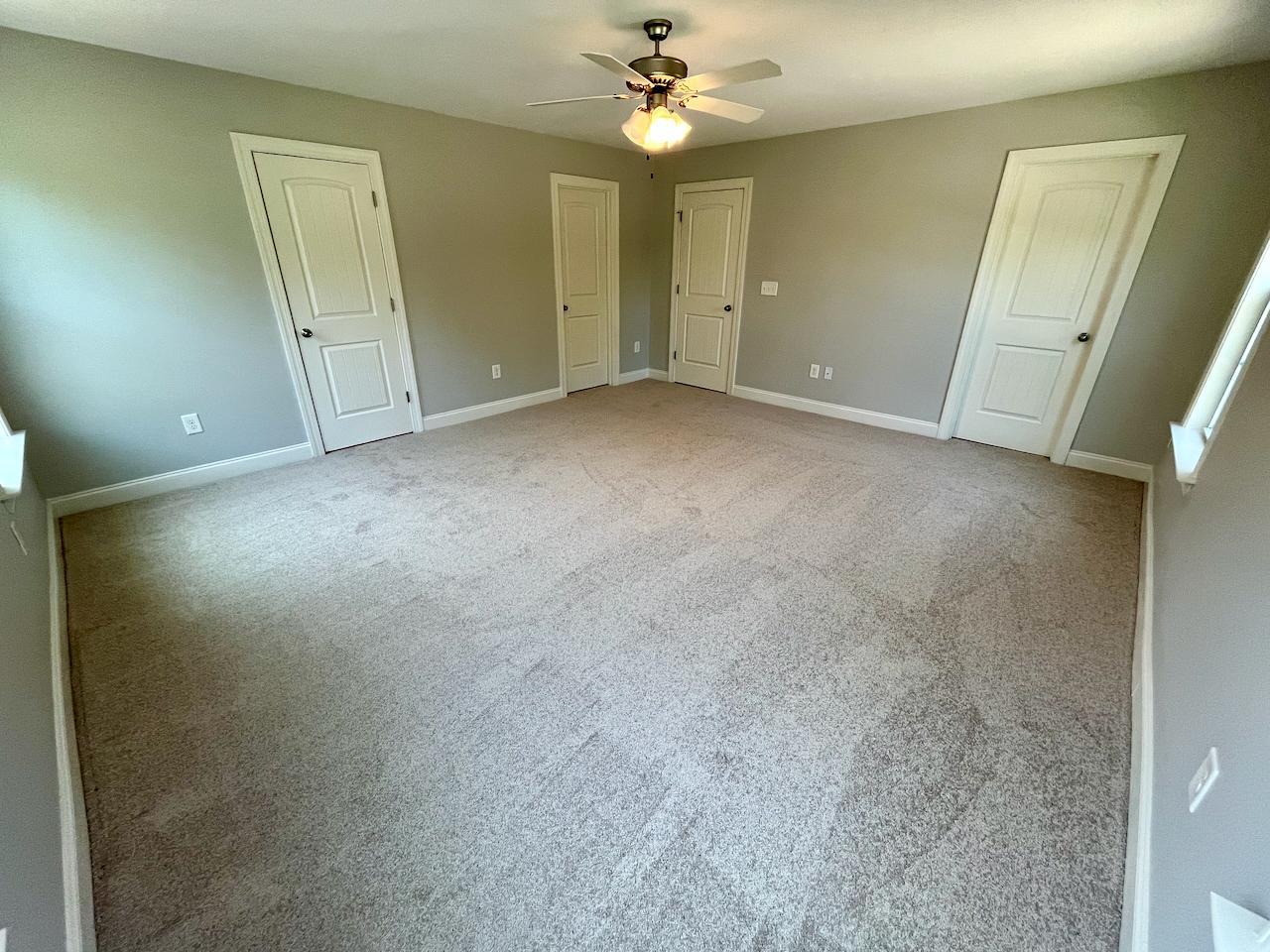 1049 Monmouth Loop