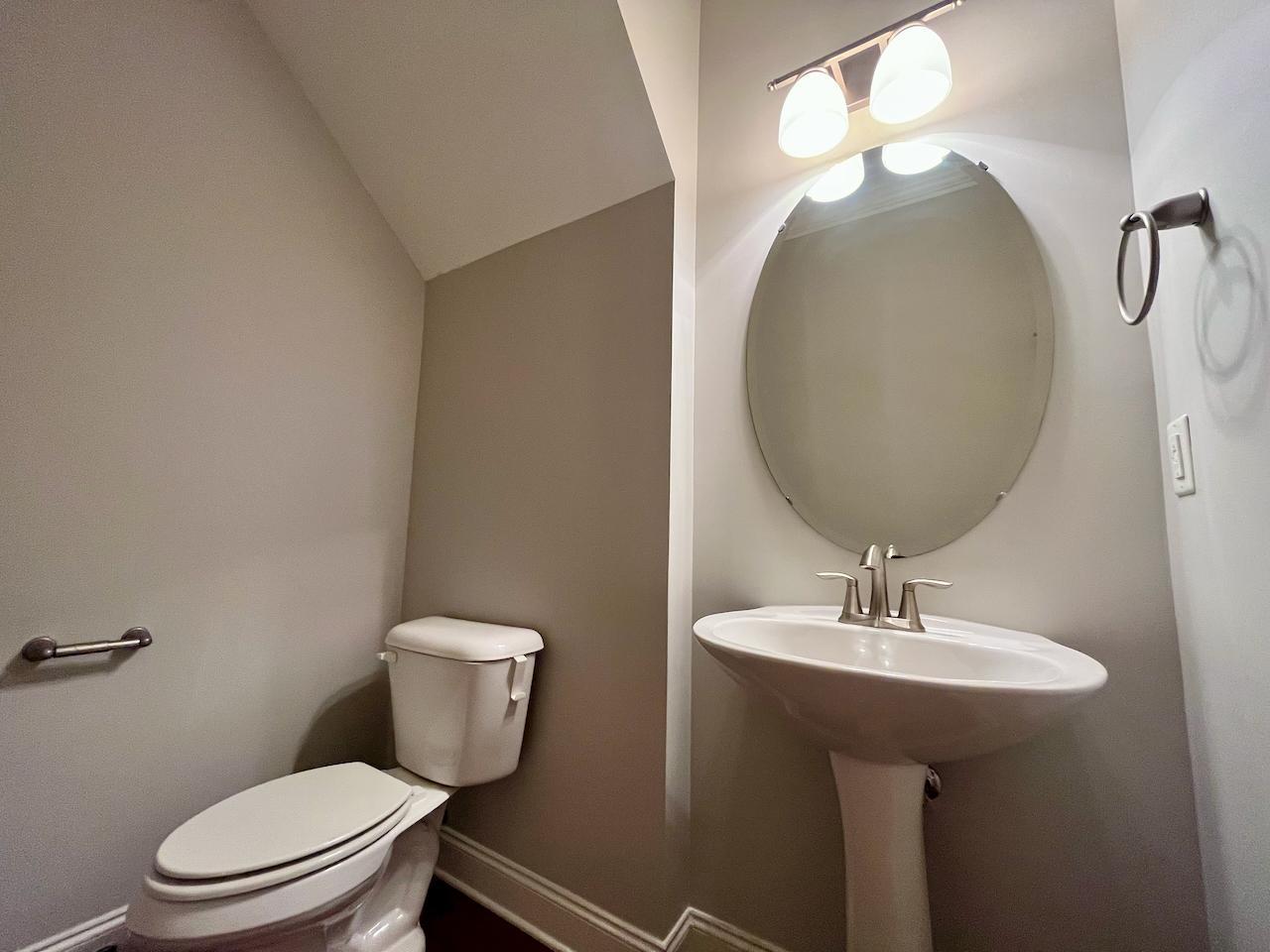 1049 Monmouth Loop
