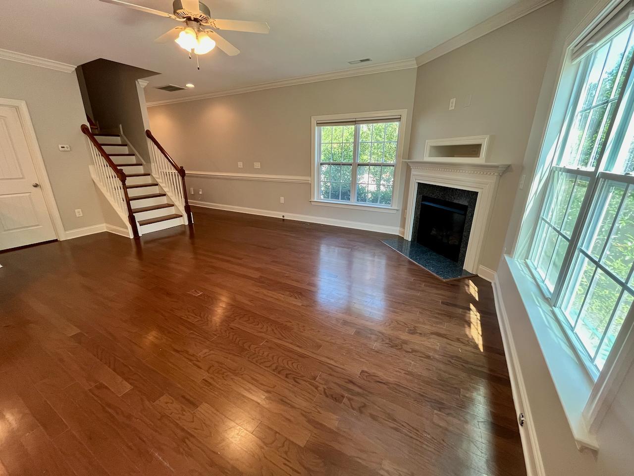 1049 Monmouth Loop