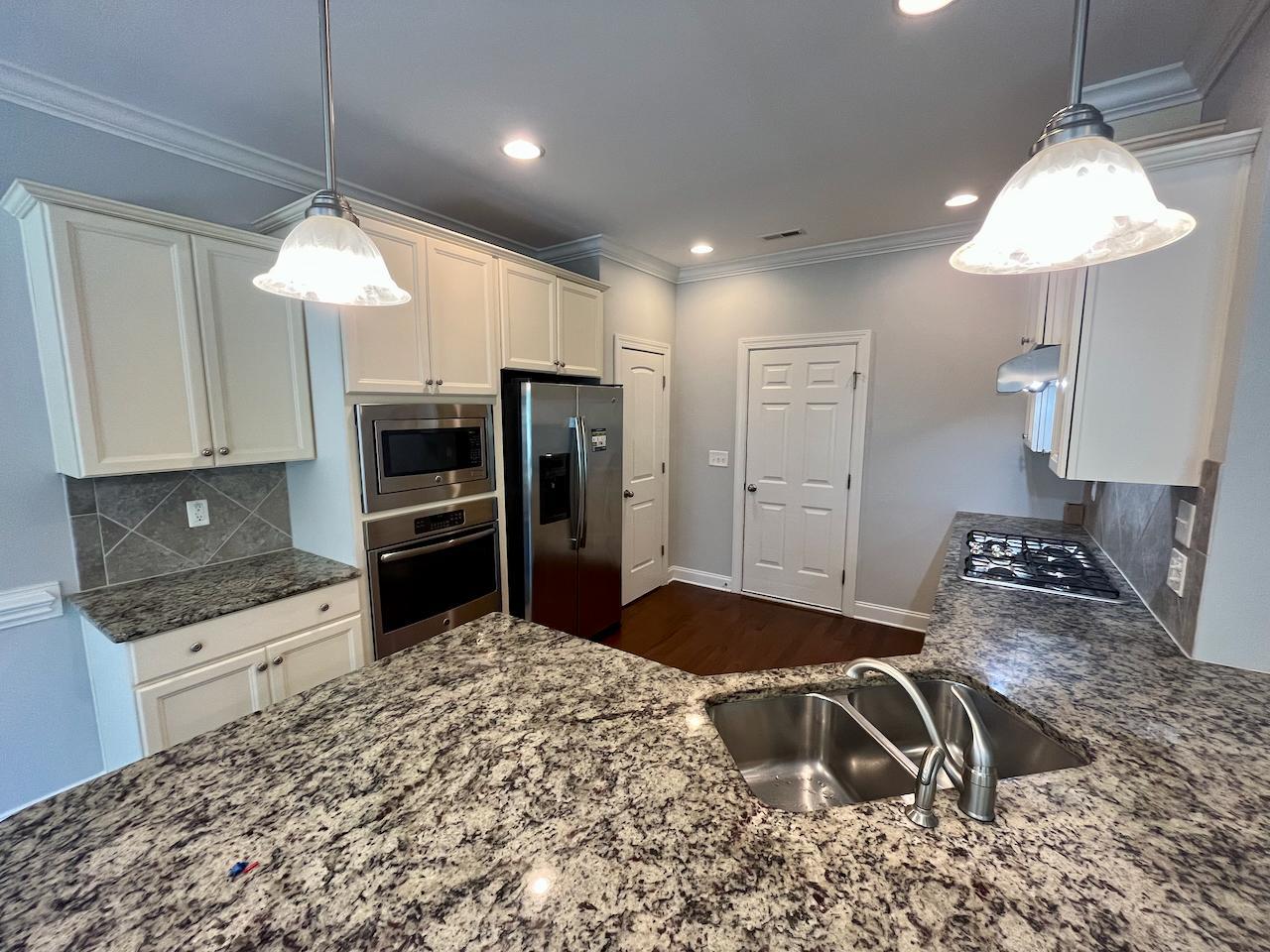 1049 Monmouth Loop