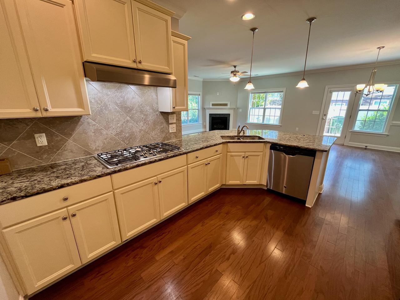 1049 Monmouth Loop