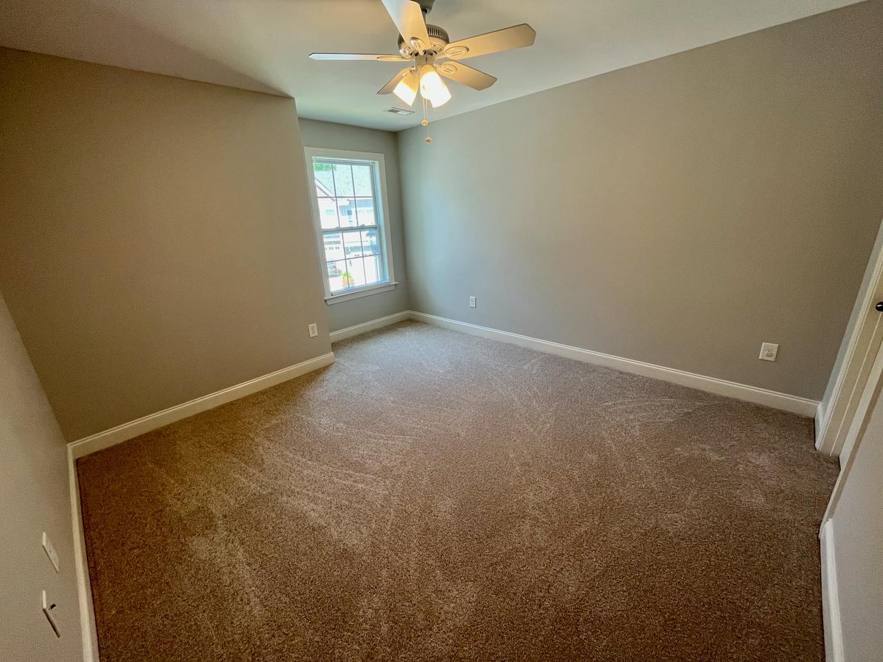 1049 Monmouth Loop