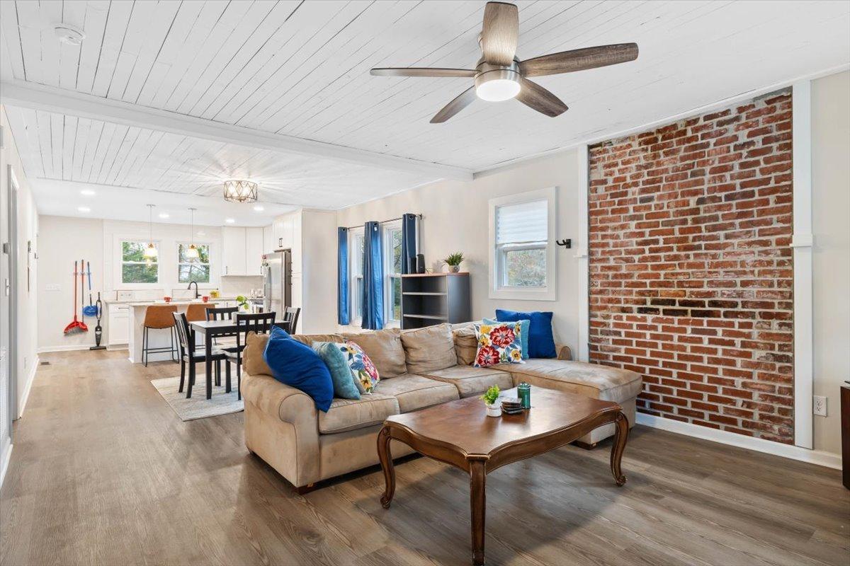 2538 Ross Road