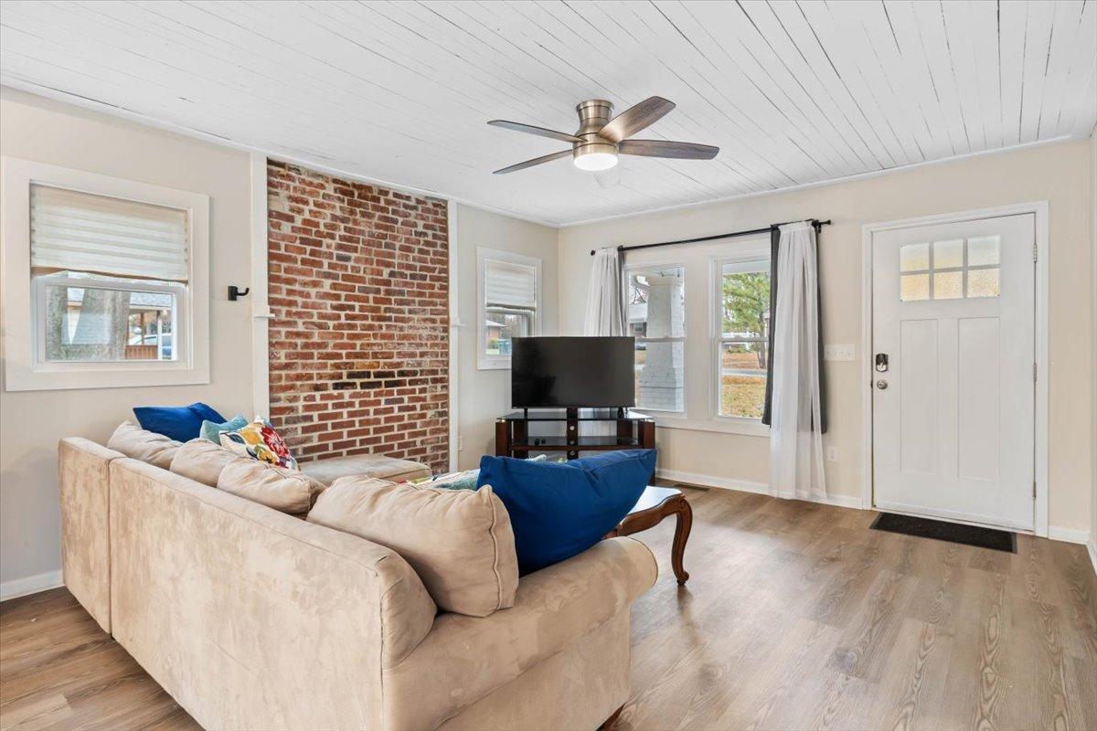 2538 Ross Road
