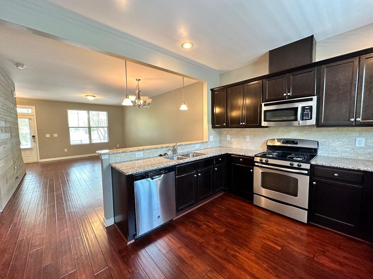 1633 Crafton Way