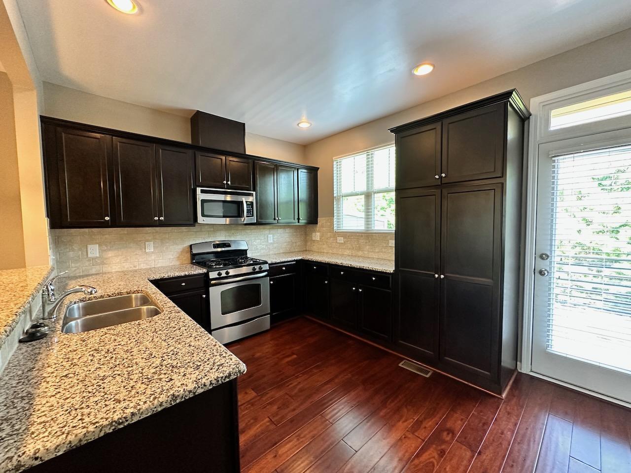 1633 Crafton Way