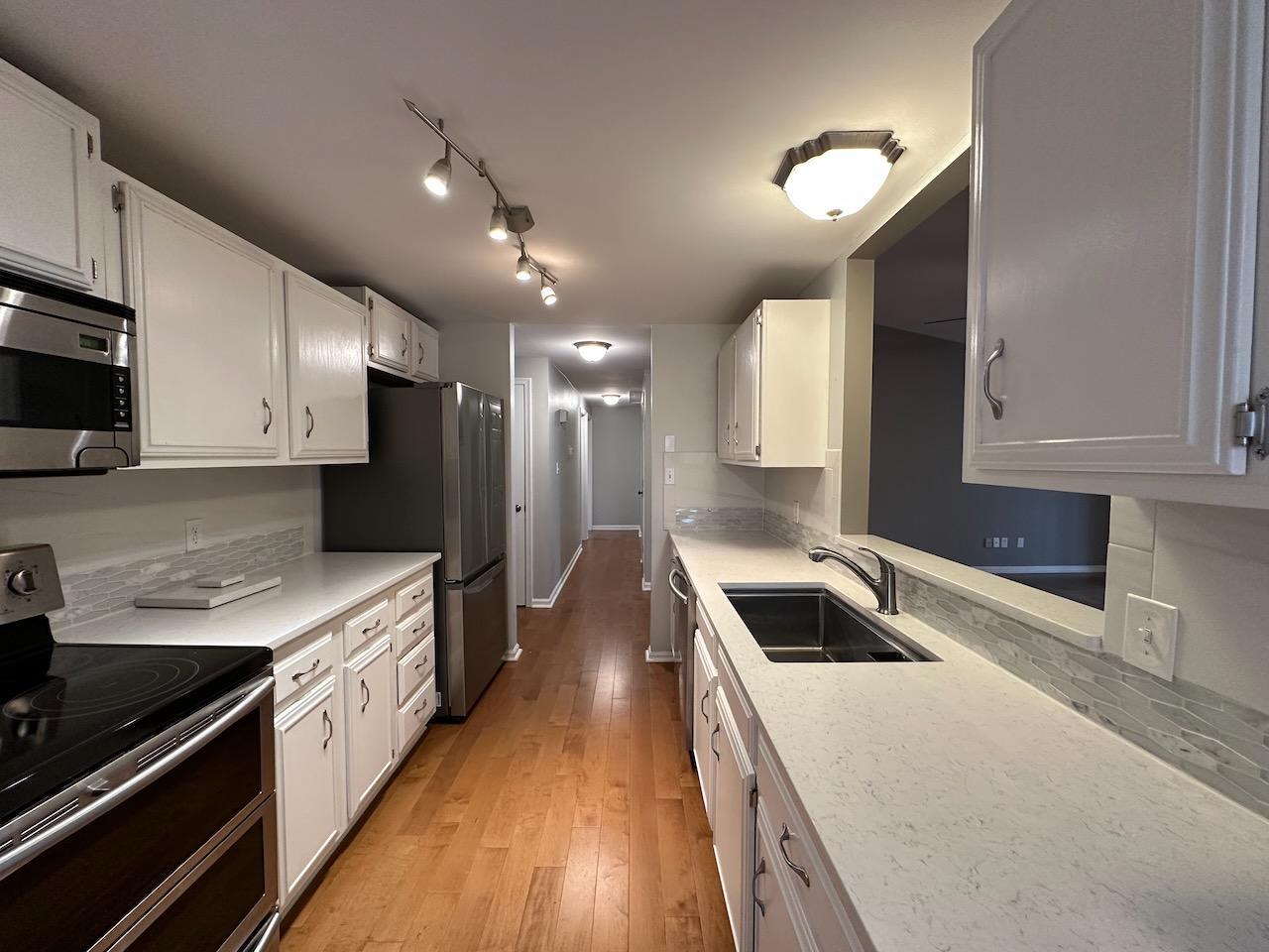 1009 Whetstone Court