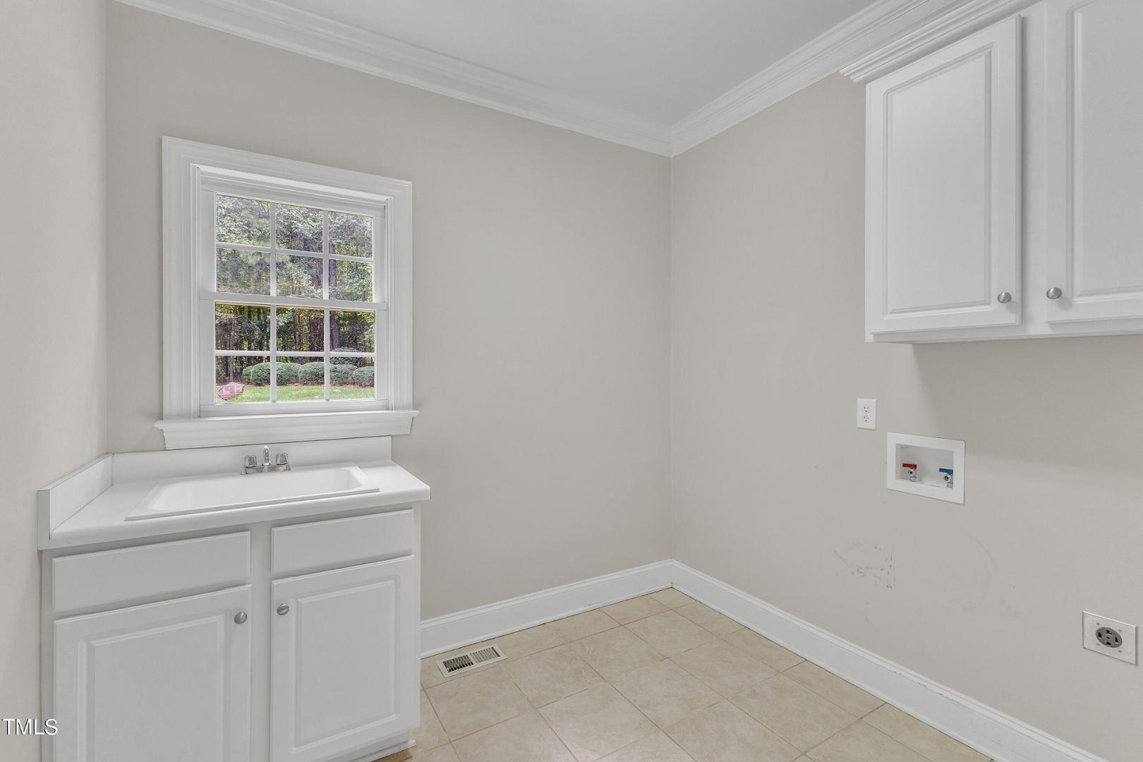 1120 Hawk Hollow Lane