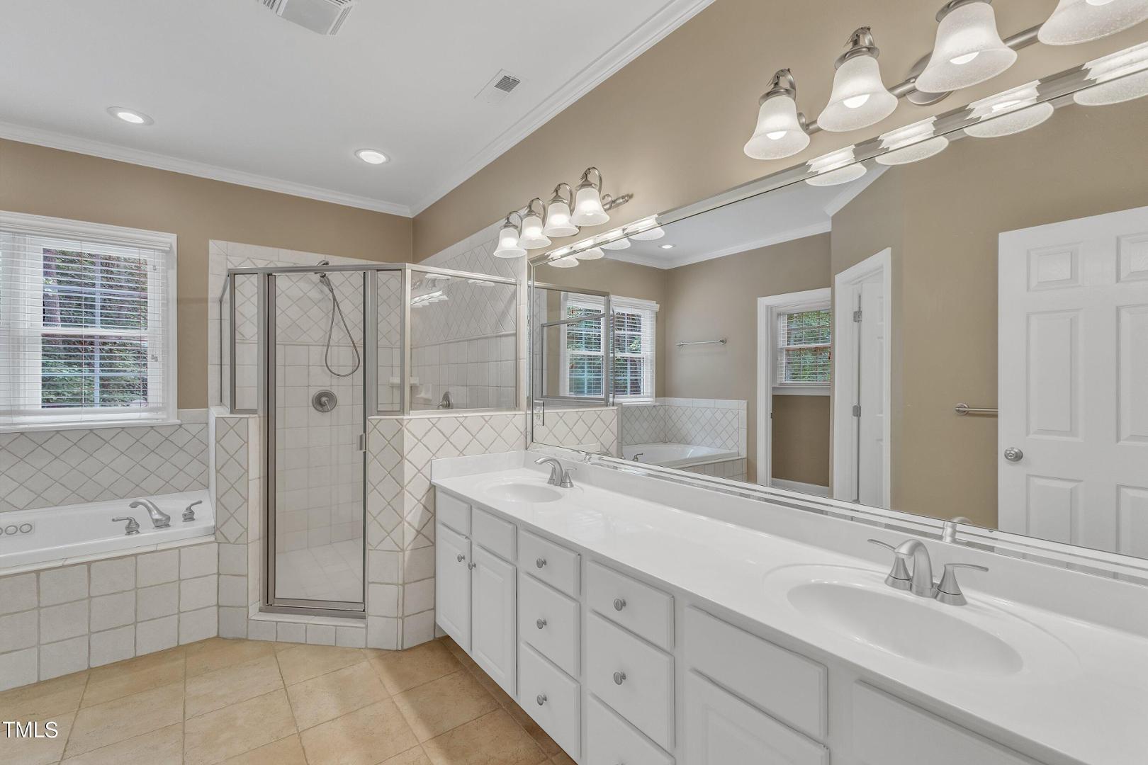 1120 Hawk Hollow Lane