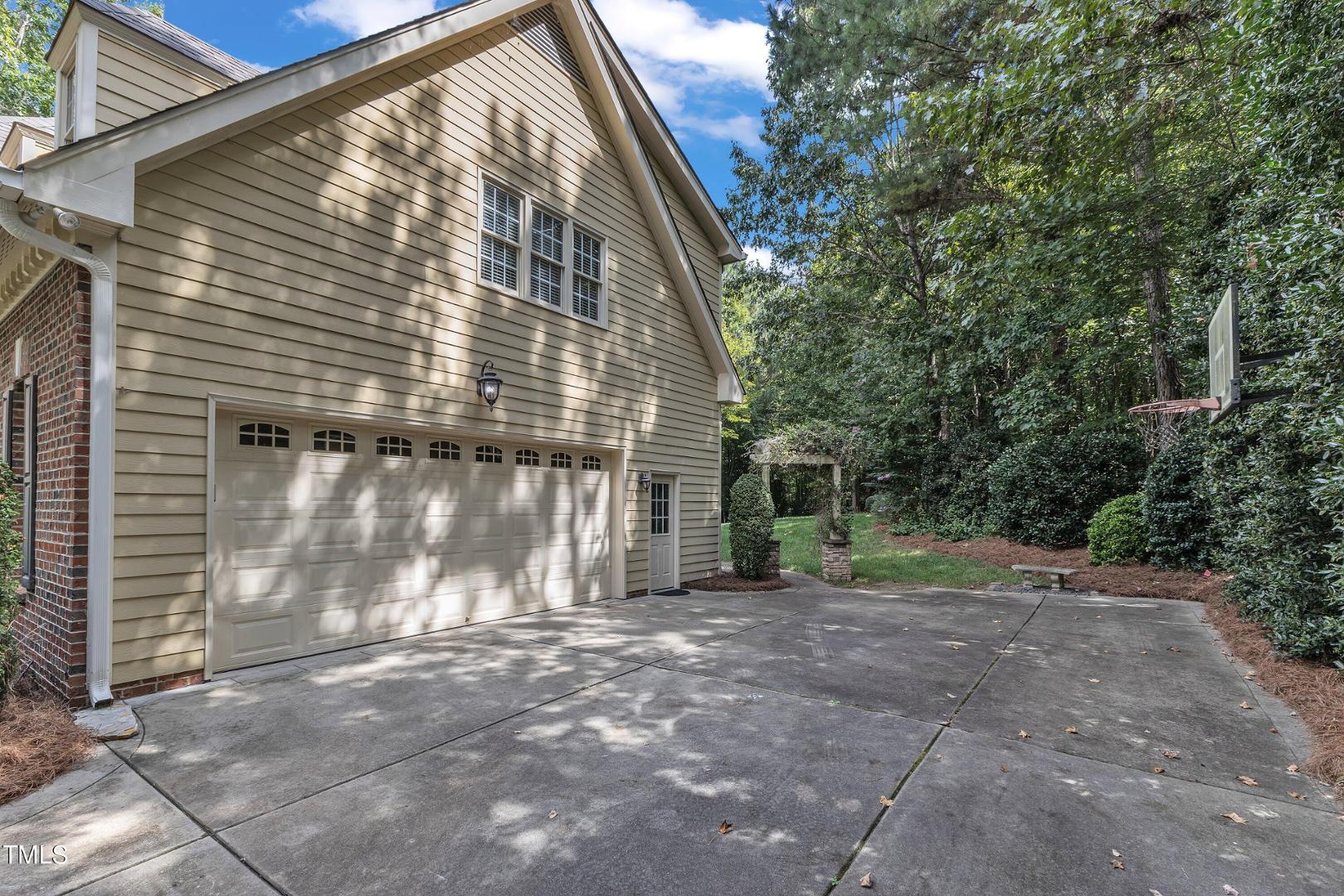 1120 Hawk Hollow Lane