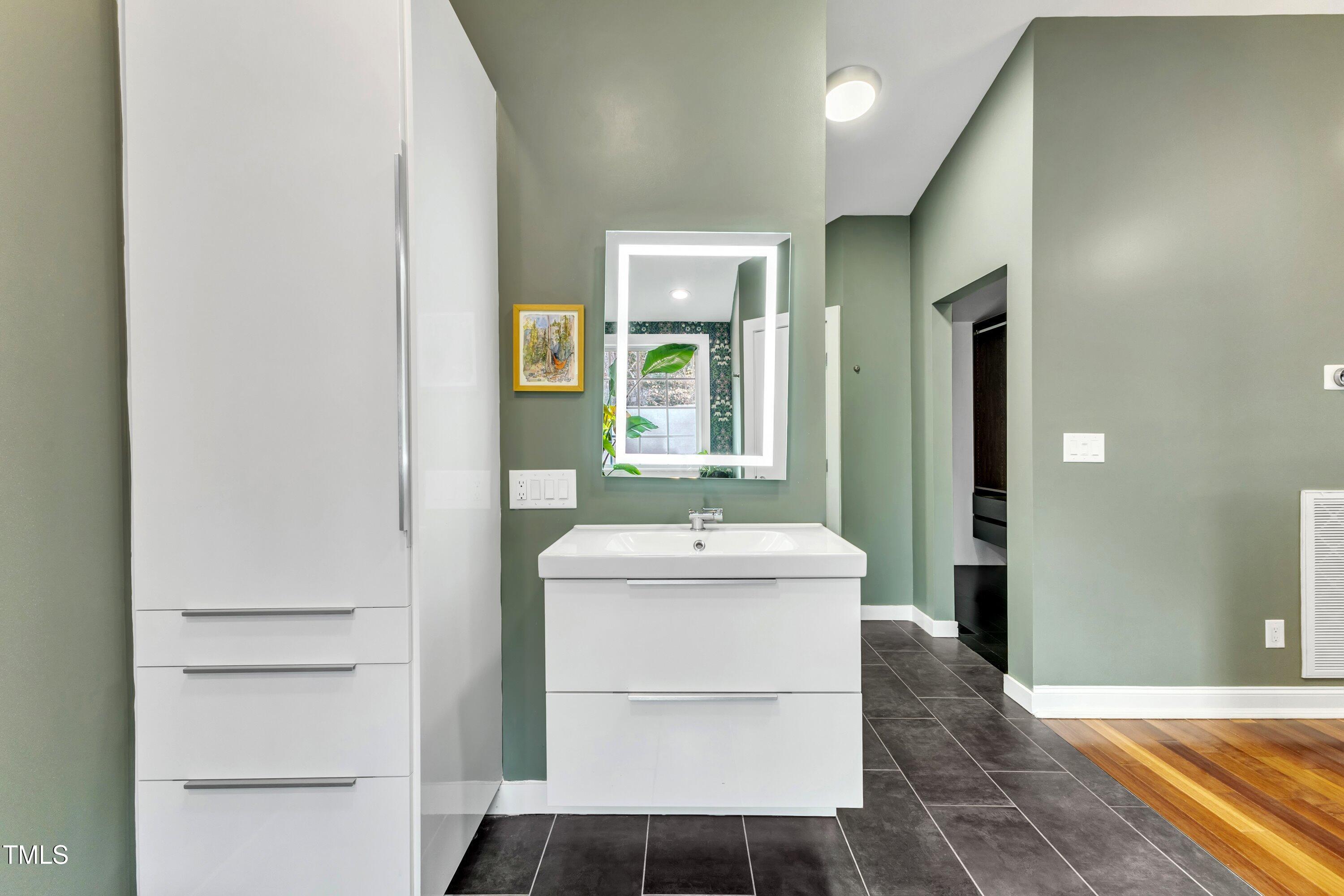 1126 Trailwood Drive