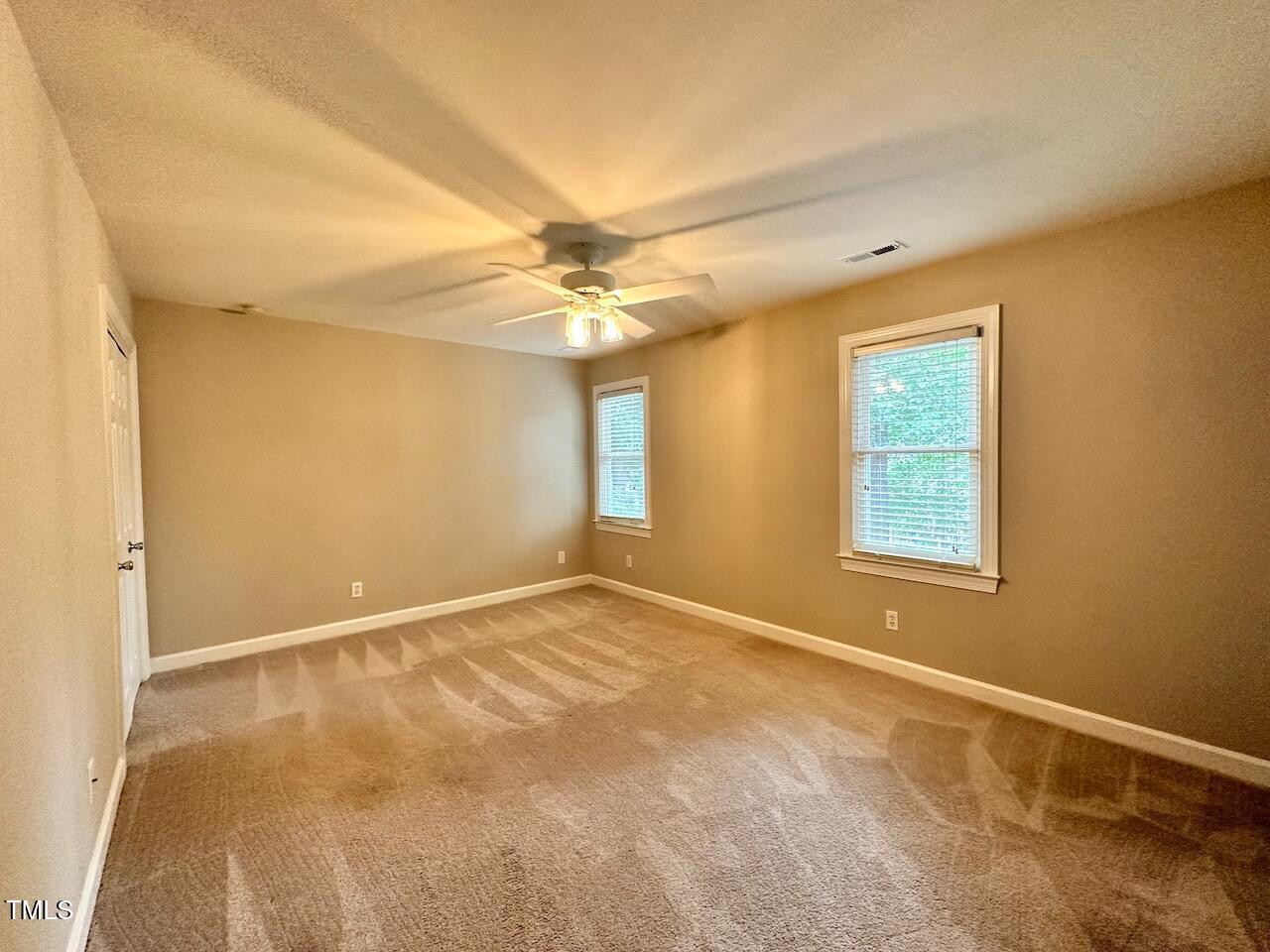 3117 E Folkestone Place