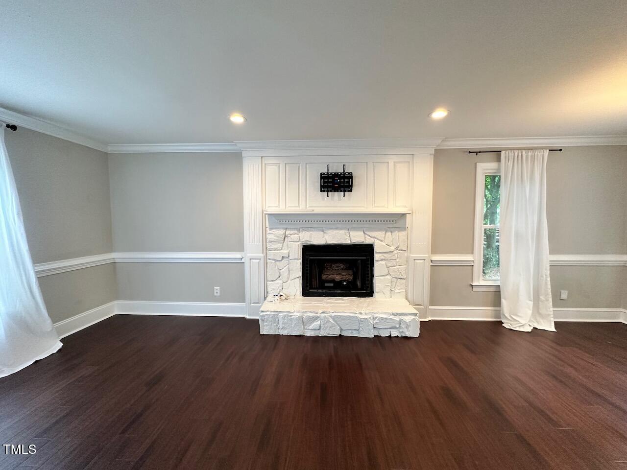 3117 E Folkestone Place