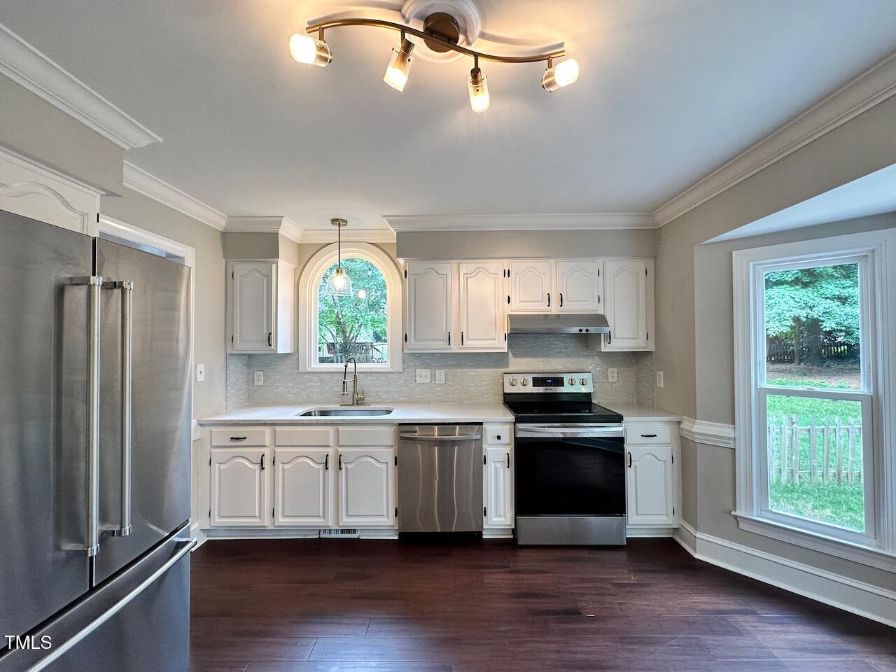 3117 E Folkestone Place