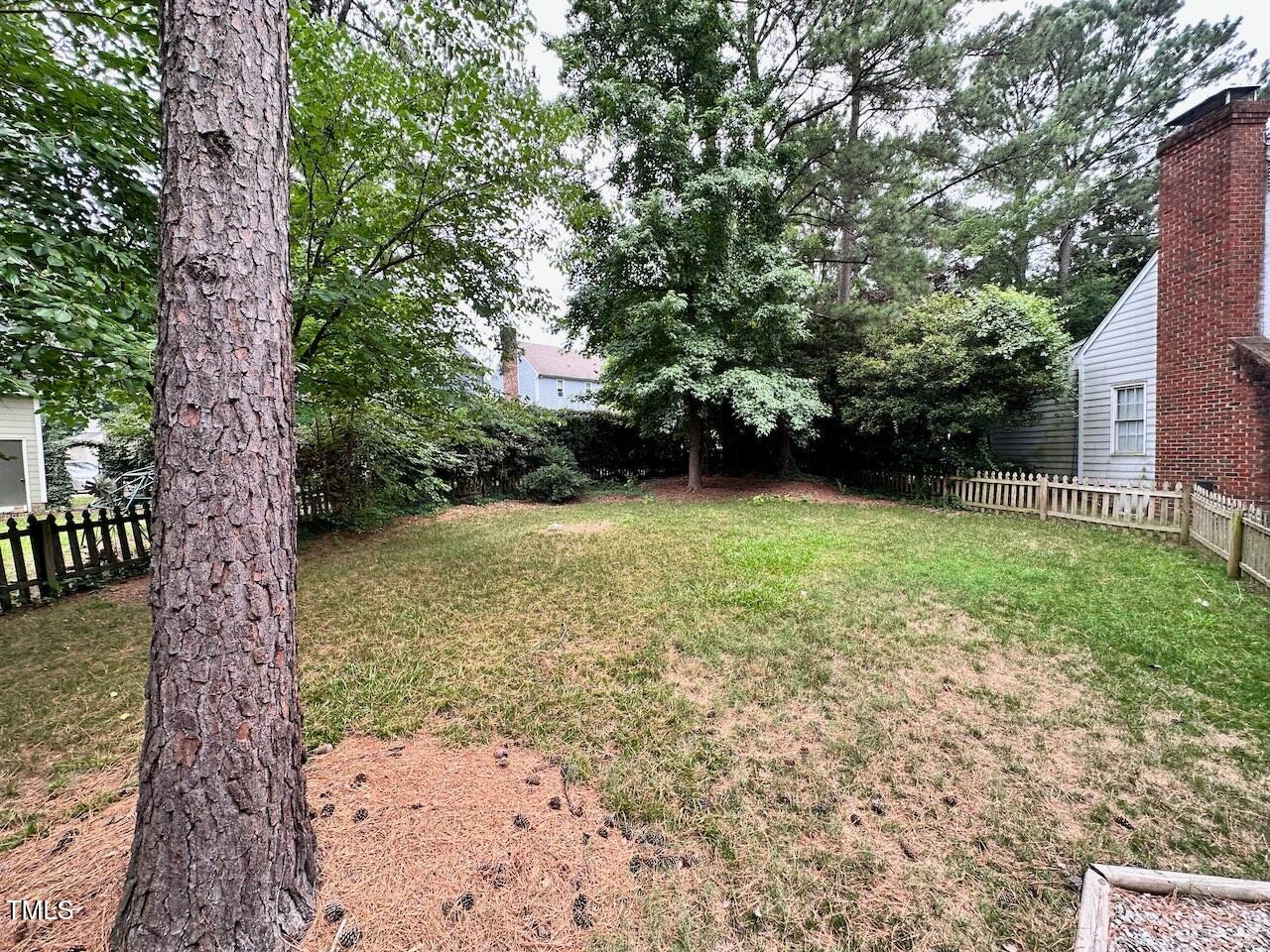 3117 E Folkestone Place