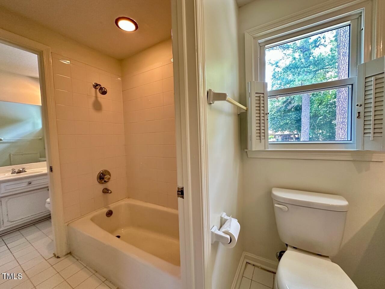 4709 Yadkin Drive