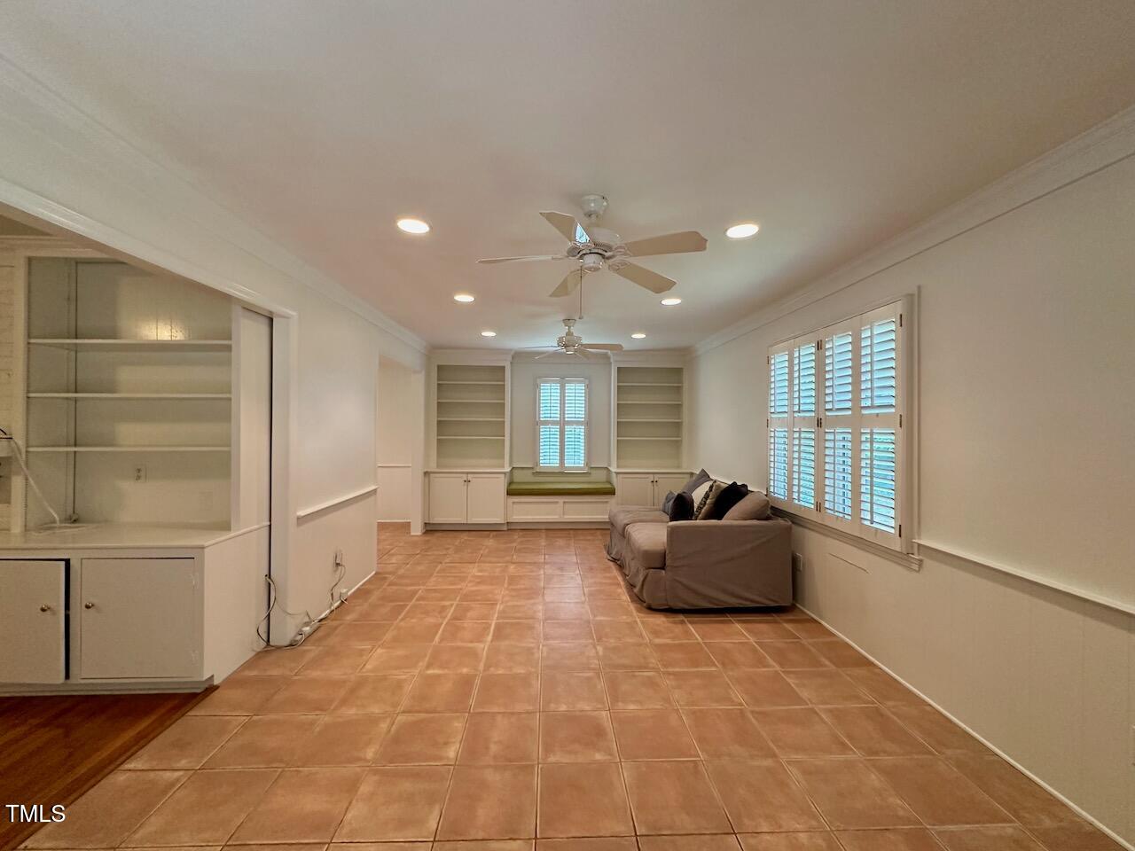4709 Yadkin Drive