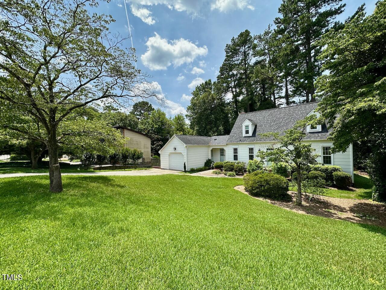 4709 Yadkin Drive