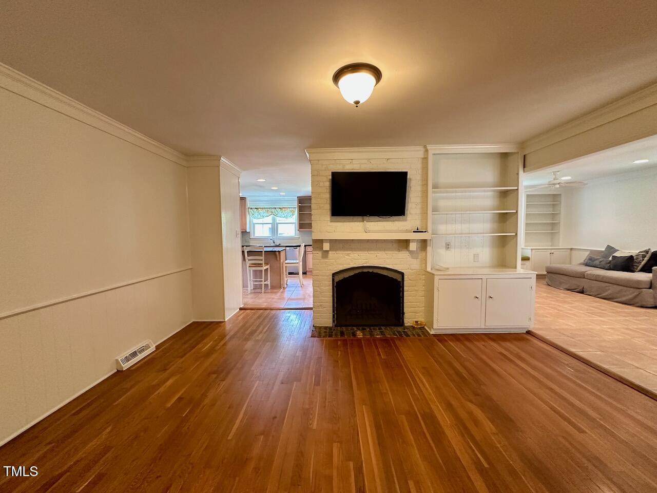 4709 Yadkin Drive