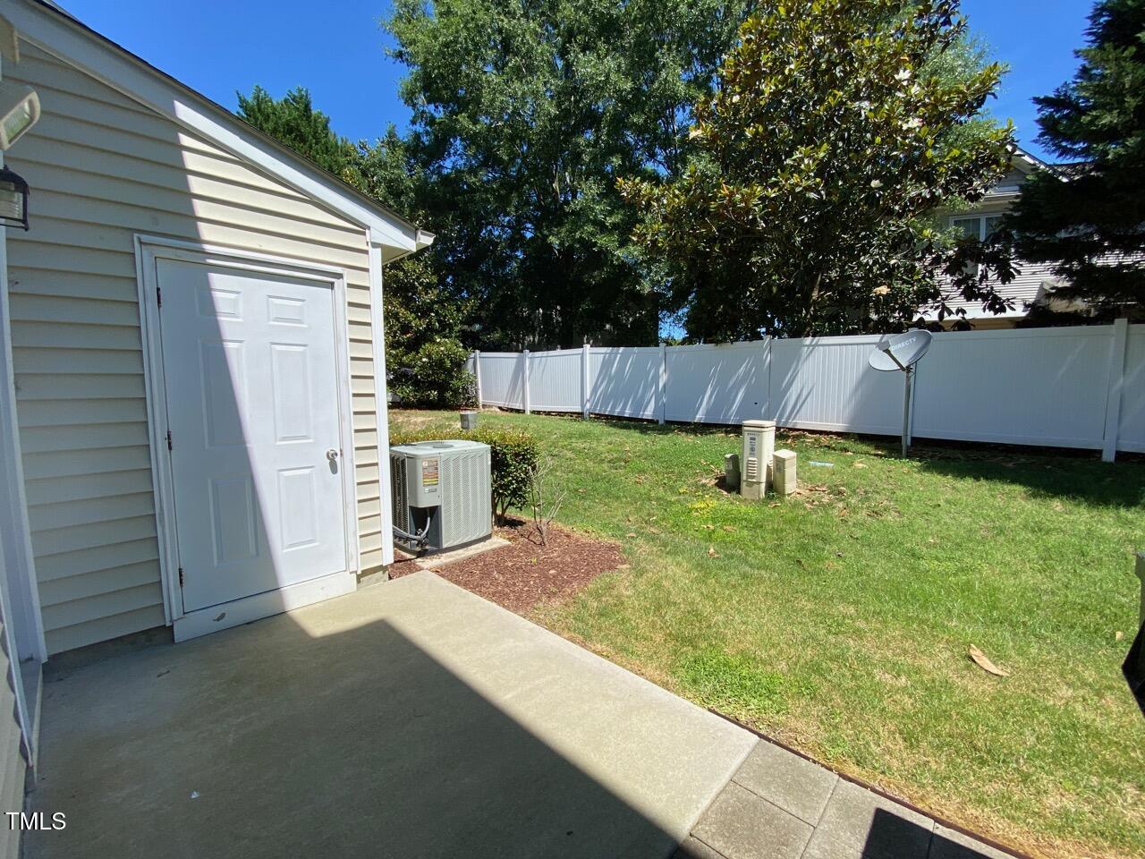 8845 Thornton Town Place