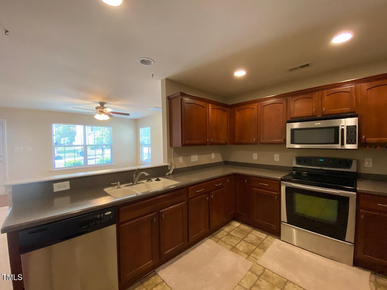 8845 Thornton Town Place