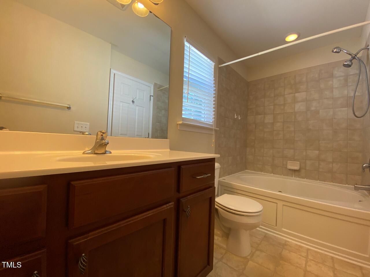 8845 Thornton Town Place