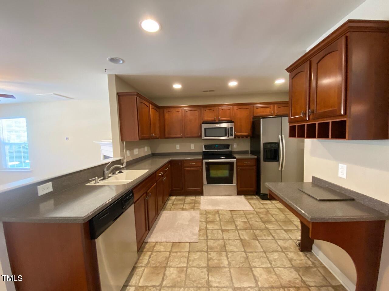 8845 Thornton Town Place