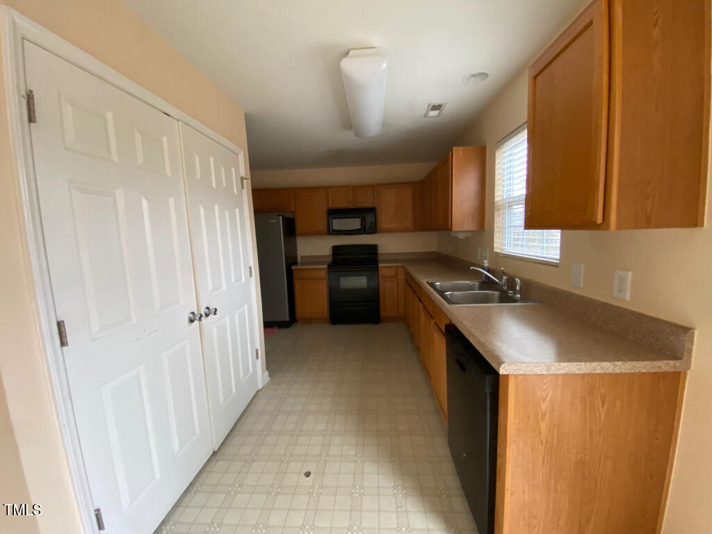 3404 Colossae Court