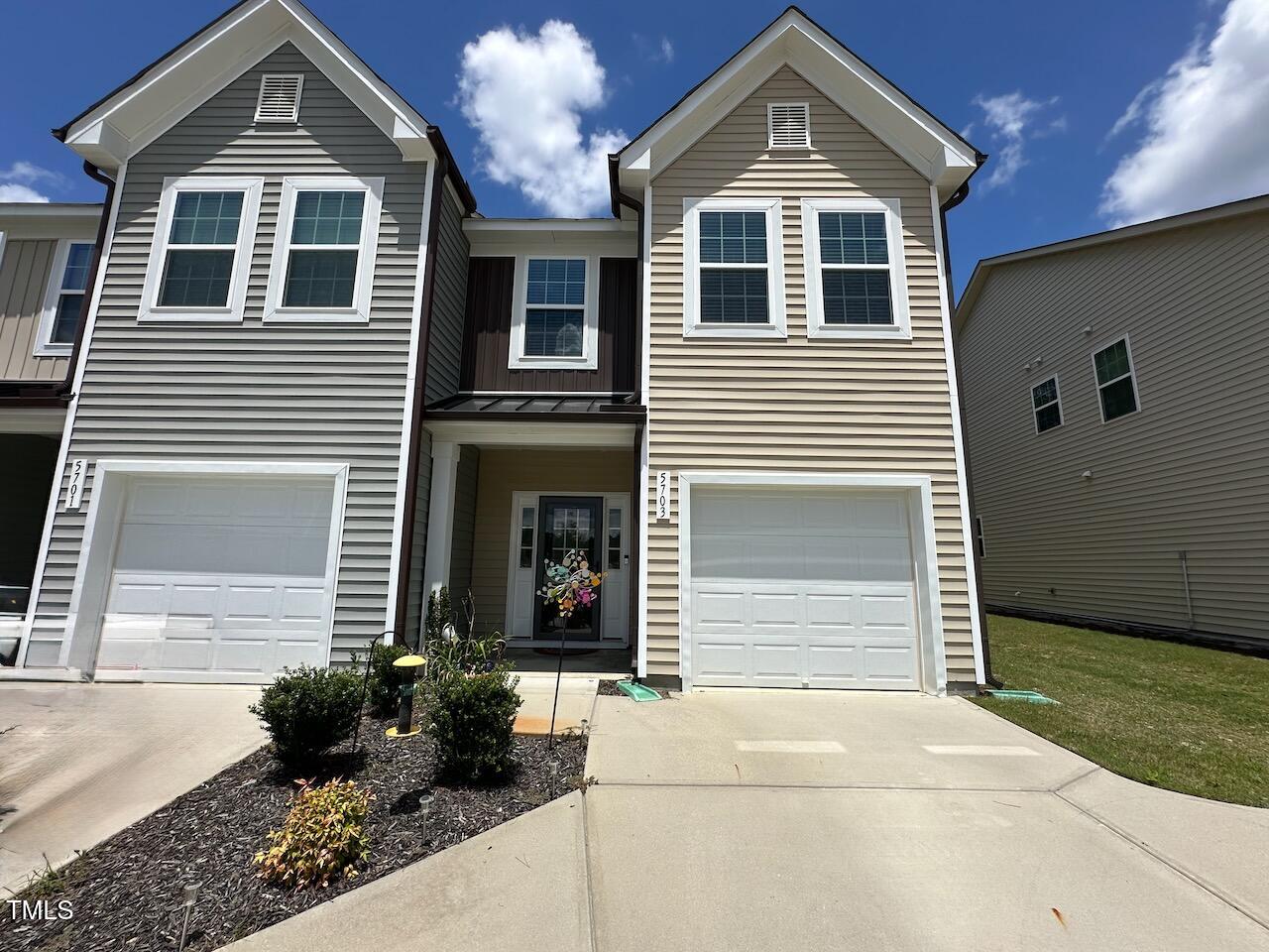 5703 Princess Curry Way