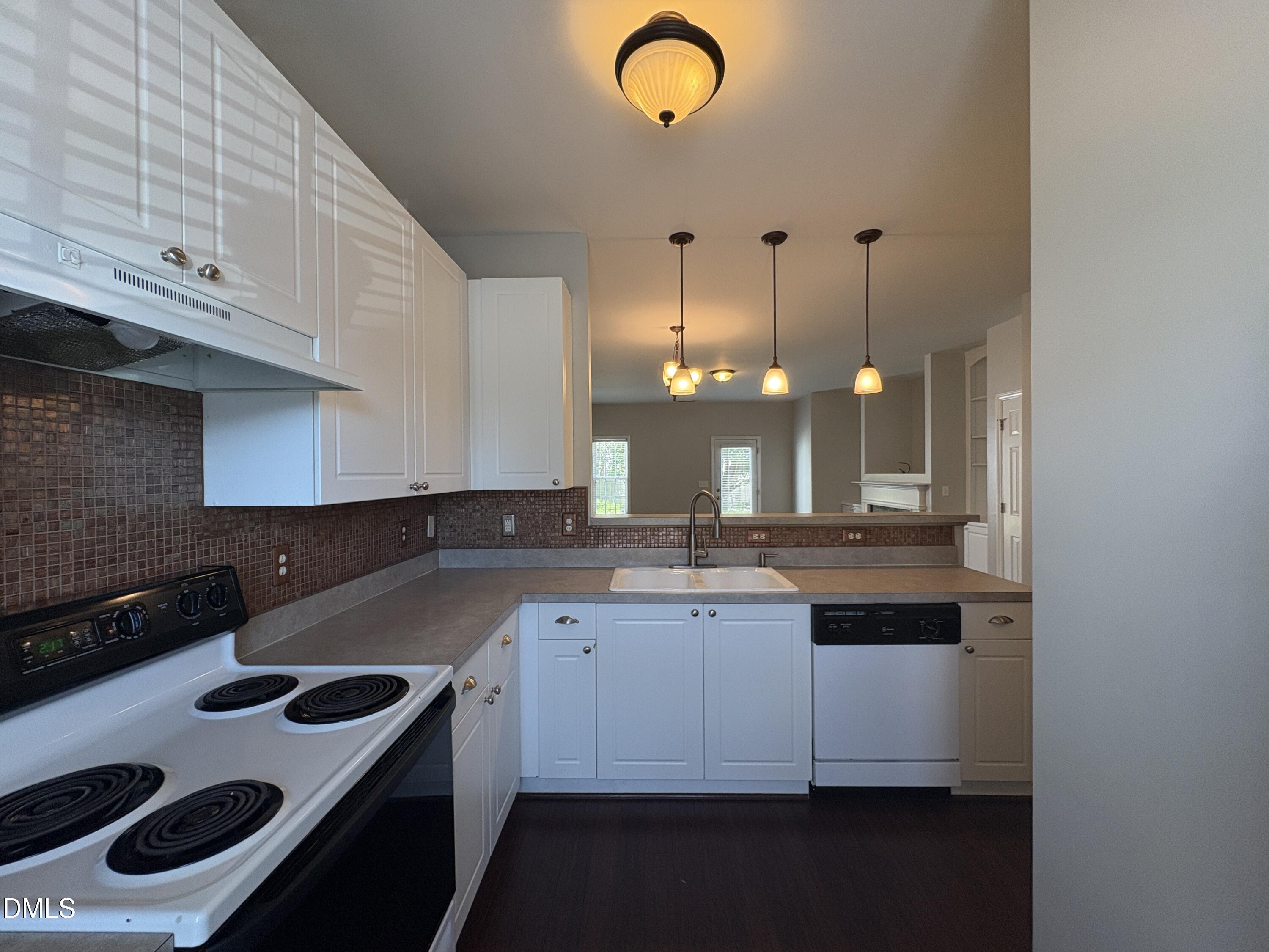 2404 Pumpkin Ridge Way