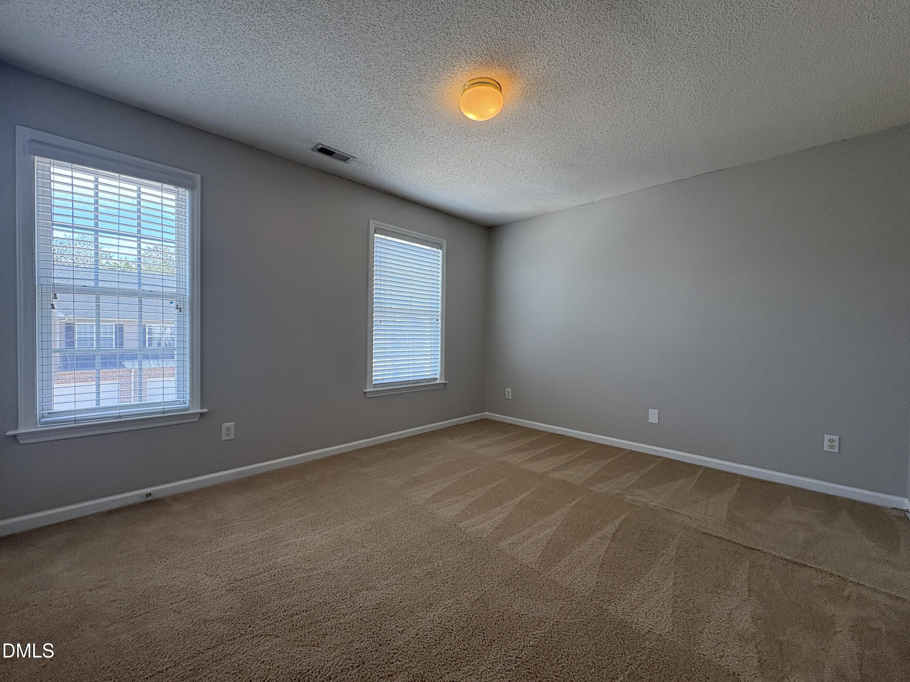 2404 Pumpkin Ridge Way