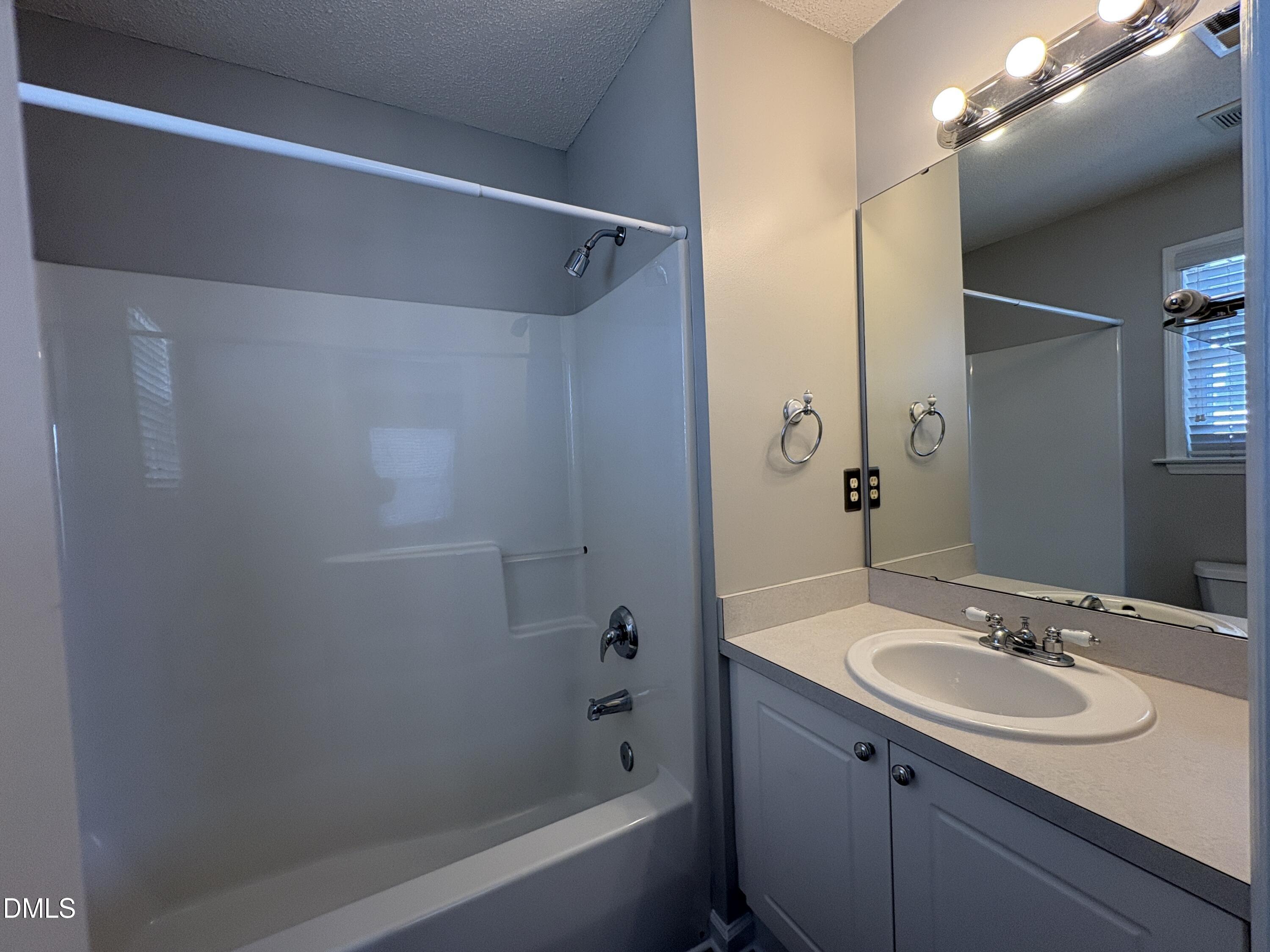 2404 Pumpkin Ridge Way