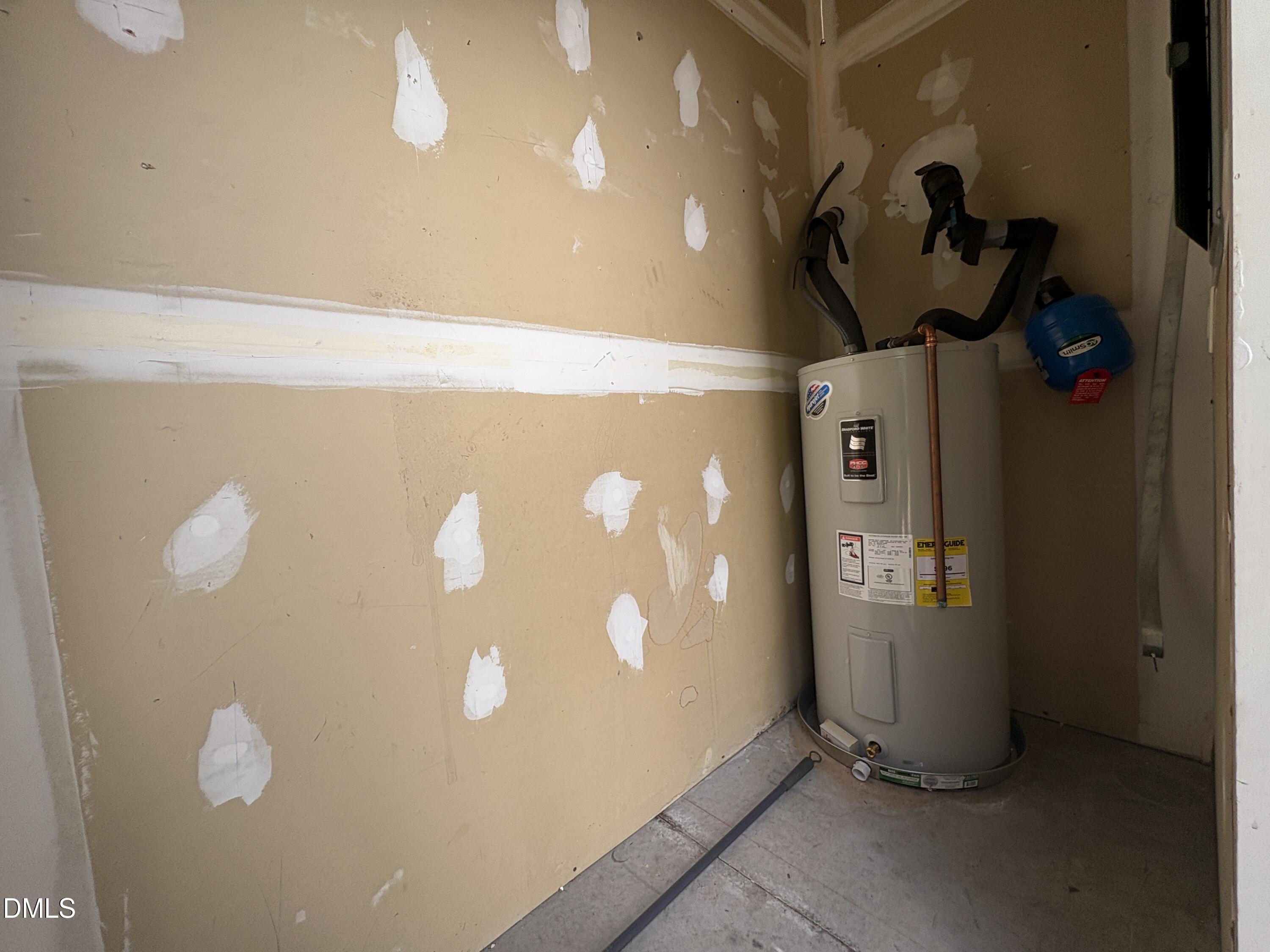 2404 Pumpkin Ridge Way