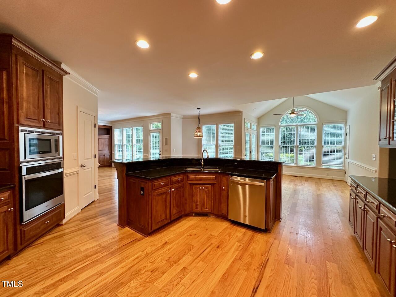 1124 Hawk Hollow Lane