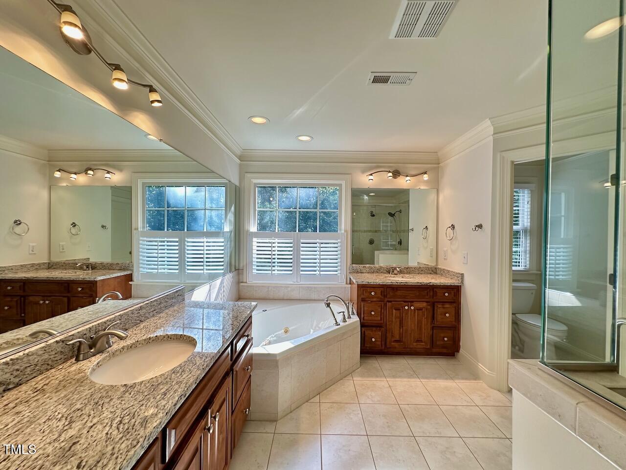 1124 Hawk Hollow Lane