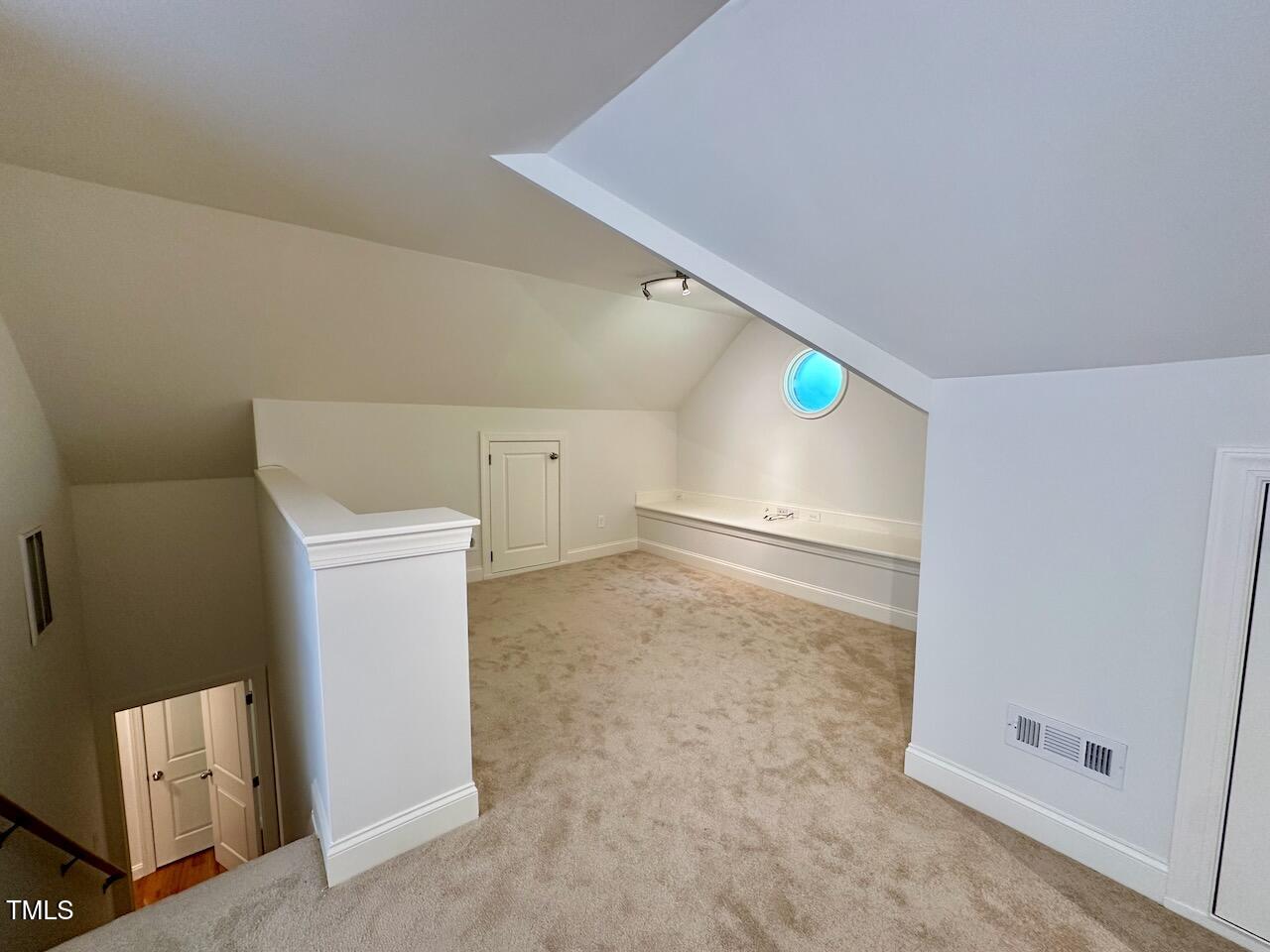 1124 Hawk Hollow Lane